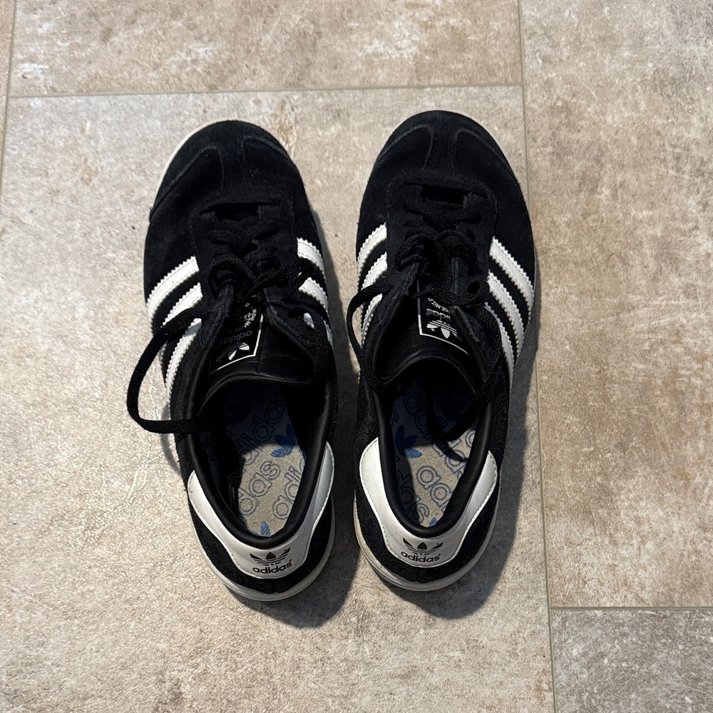 Big Kids Black and White Classic Adidas Hamburg Sneakers - Picture 2 of 5